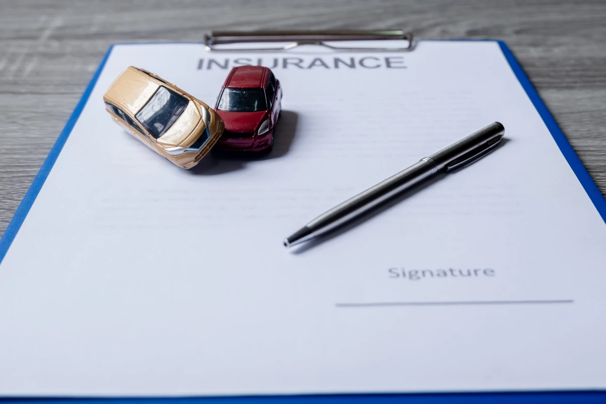 Défaut d'assurance décennale : comment agir et quels sont les risques ?