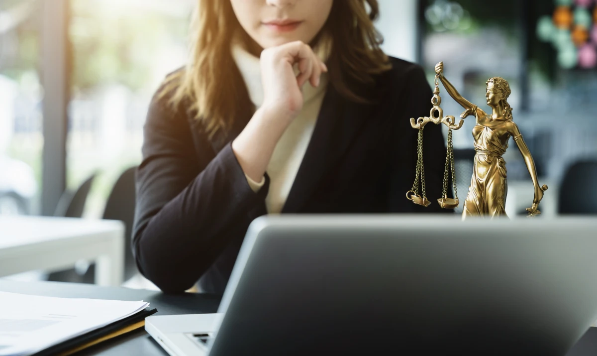 L'article L145-55 et le règlement des litiges dans les baux commerciaux : une perspective