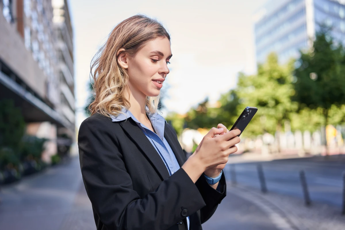Cadre légal de la voyance par téléphone : une analyse approfondie