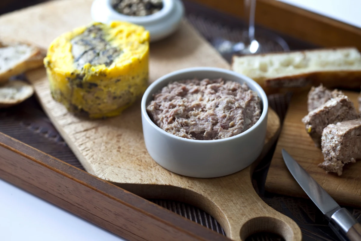 Les Exigences Légales pour la Commercialisation du Foie Gras : Un Guide Complet